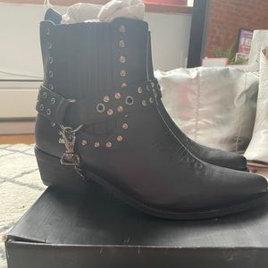 YRU Faux Leather Western Boots